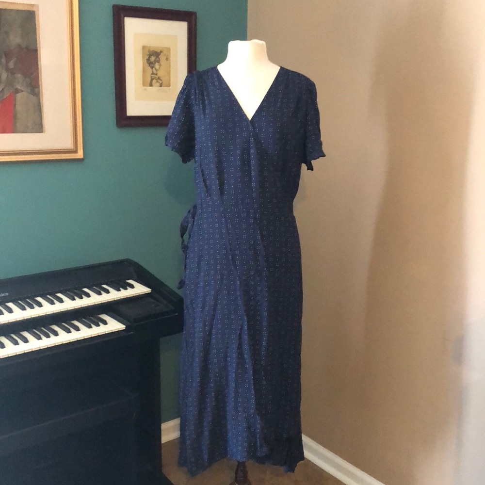 New beautiful Gap  navy and white polka dots dress